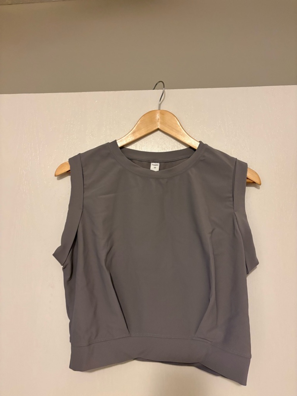 Halara Crew Neck Sleeveless Cropped Yoga Tank